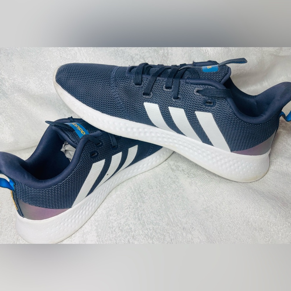 adidas  women’s claudfoam   running athletic shows  in Navy and White size 8